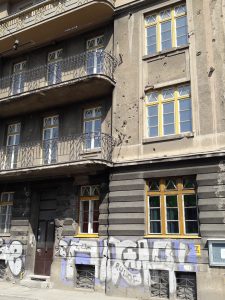 Haus in Sarajewo mit Einschusslöchern